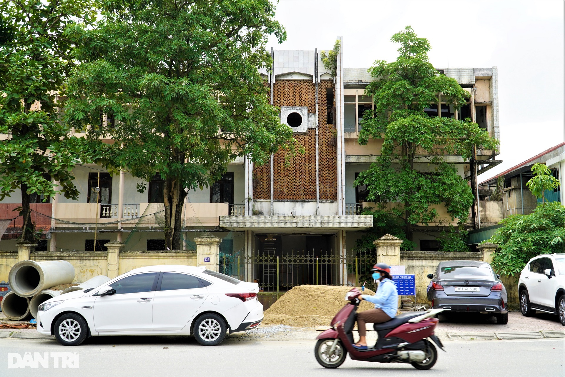 Hàng loạt trụ sở, nhà khách bỏ hoang tại các vị trí đất vàng ở Hà Tĩnh - 12