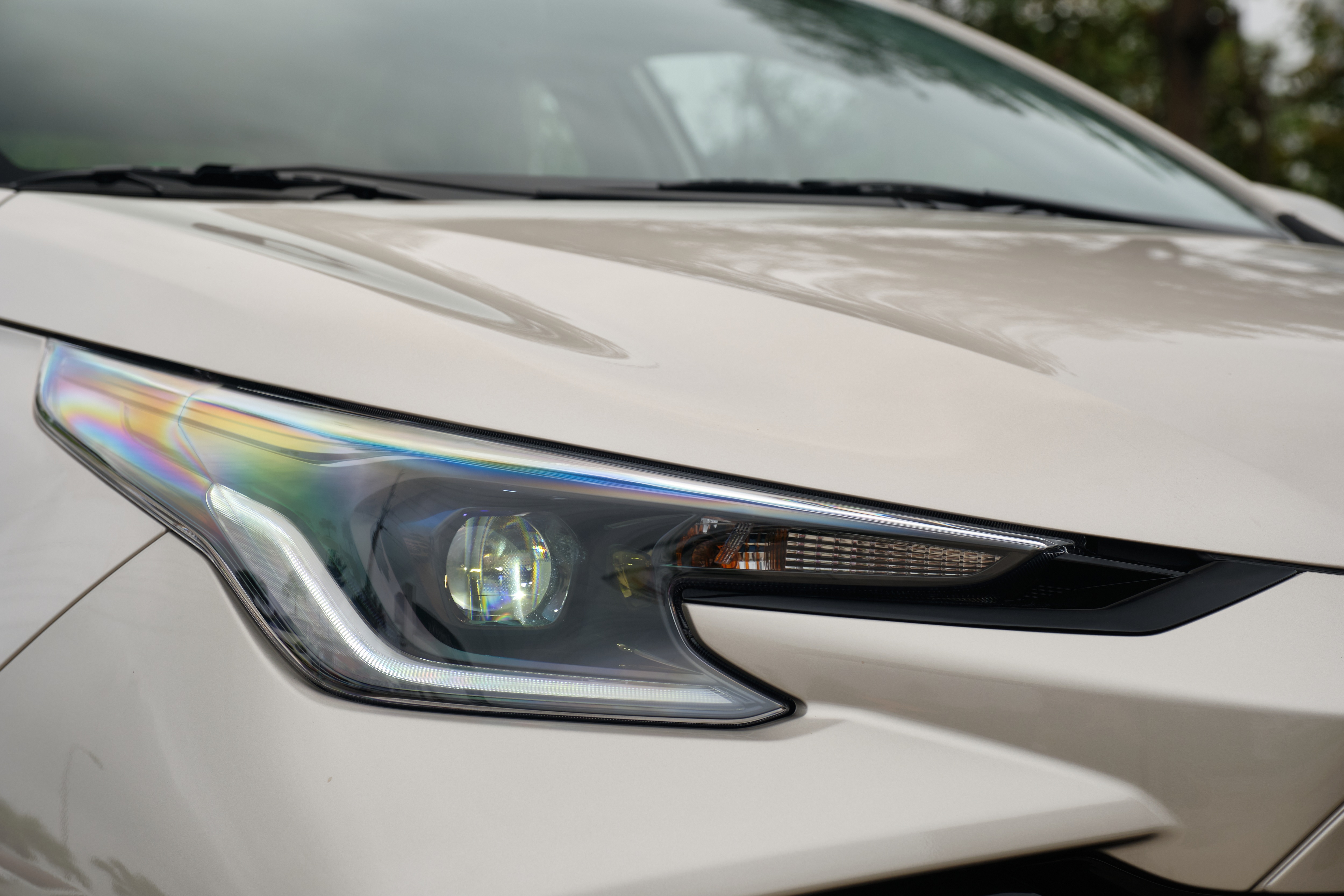 Cận cảnh Toyota Vios 2023: Liệu có đủ sức duy trì ngôi vua doanh số? - 3