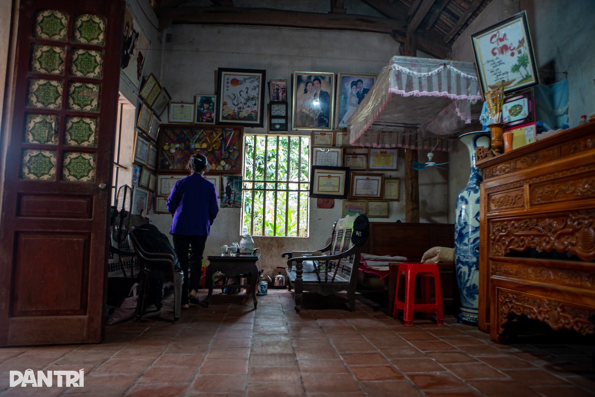 View - Căn nhà đơn sơ, ngập huy chương của "người phi thường" - Nguyễn Thị Oanh | Báo Dân trí