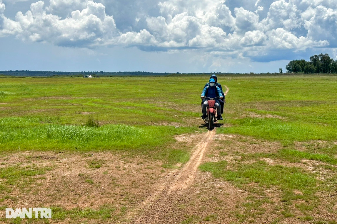 Hồ Trị An trơ đáy như hoang mạc giữa mùa khô - 9