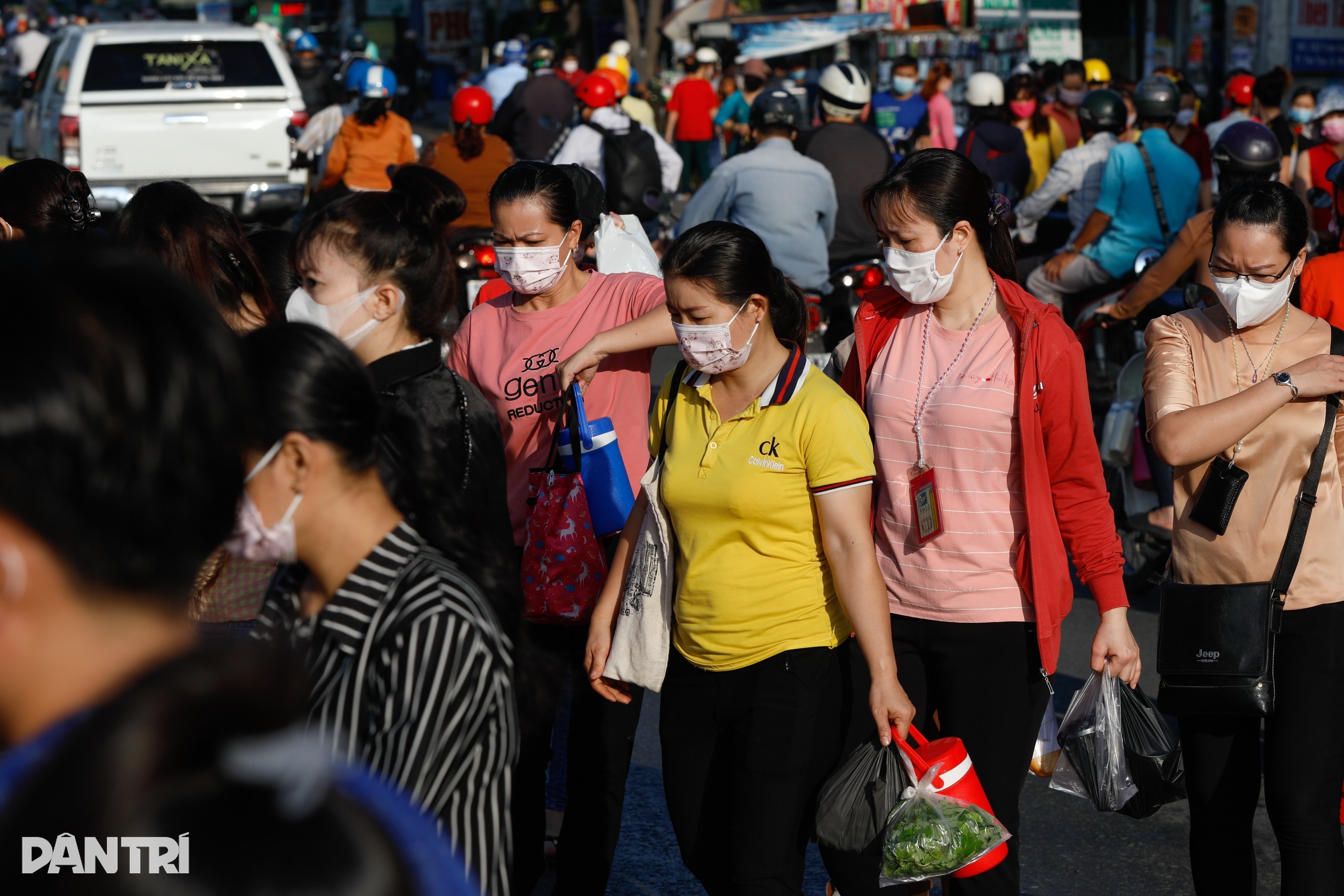 हजारों श्रमिकों ने अपनी नौकरियां खो दीं, कौन से उद्योग खतरे में हैं? - 1 Hàng chục nghìn công nhân mất việc, ngành nghề nào đang là tử địa? - 1