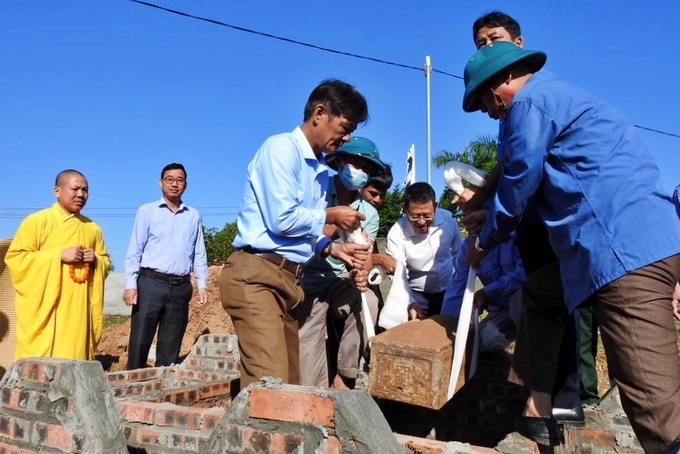 Hà Nội di chuyển gần 11.000 ngôi mộ trước Tết 2024 để làm đường vành đai 4 - 1