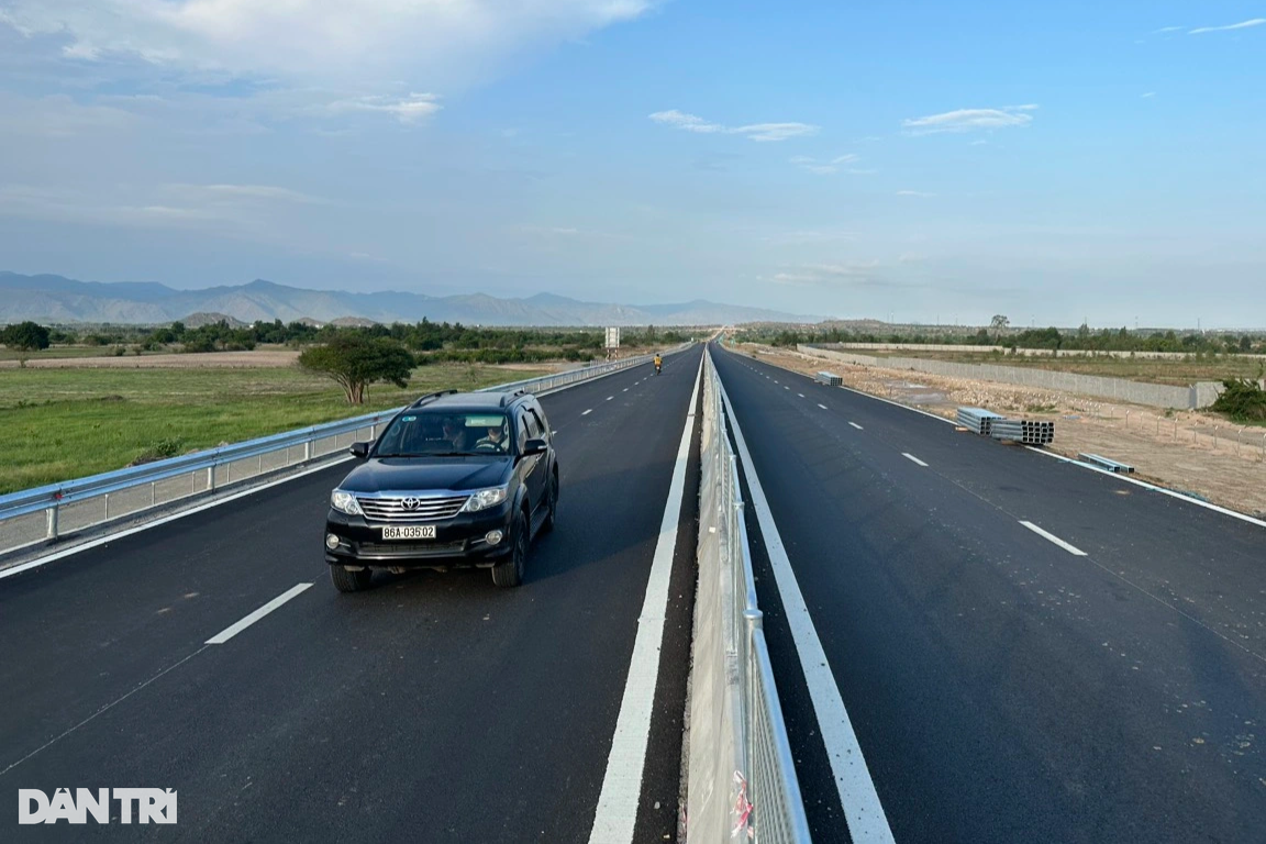 Ngắm cao tốc Vĩnh Hảo - Phan Thiết hơn 10.000 tỷ đồng sắp đưa vào khai thác - 4 Ngắm cao tốc Vĩnh Hảo - Phan Thiết hơn 10.000 tỷ đồng sắp đưa vào khai thác - 4