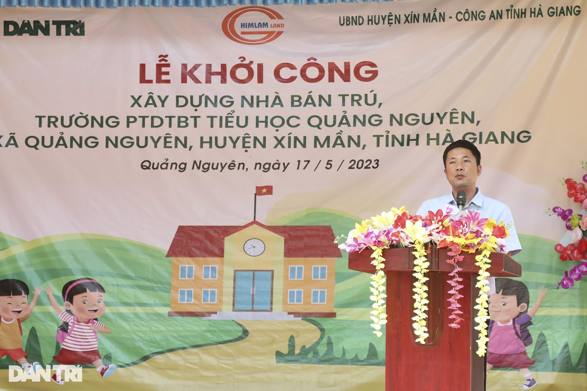 Khởi công nhà bán trú tại nơi học sinh ở nhà tôn nóng như lò bánh mì - 6