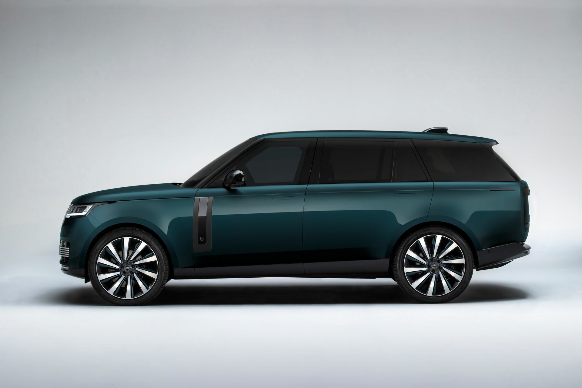 Range Rover 2024 có thay đổi lớn về động cơ, thêm tùy chọn cho giới giàu - 1