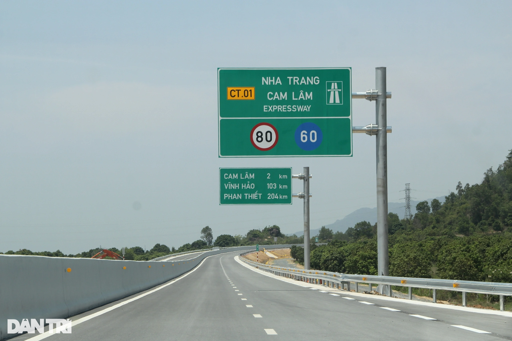 Những phương tiện đầu tiên lưu thông trên cao tốc Nha Trang - Cam Lâm - 3
