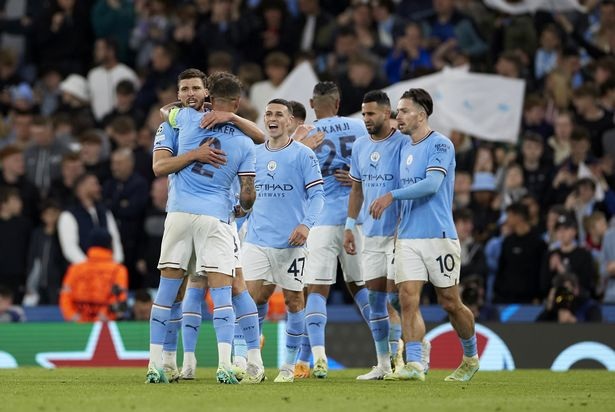 Cầu thủ Man City sẽ bơi trong tiền nếu giành cú ăn ba lịch sử - 1