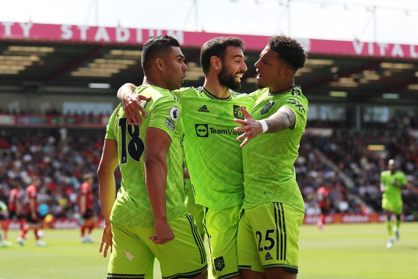 Casemiro tạo siêu phẩm, Man Utd vượt ải Bournemouth - 1