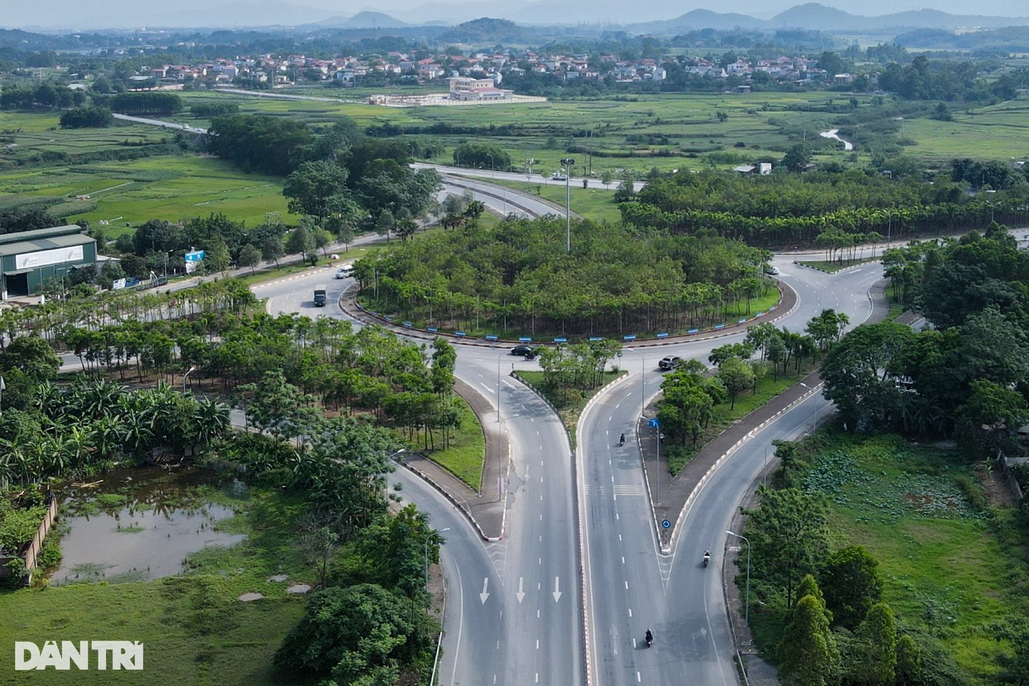 Cây cầu vượt sông dài nhất Việt Nam sau 9 năm sử dụng giờ ra sao? - 8