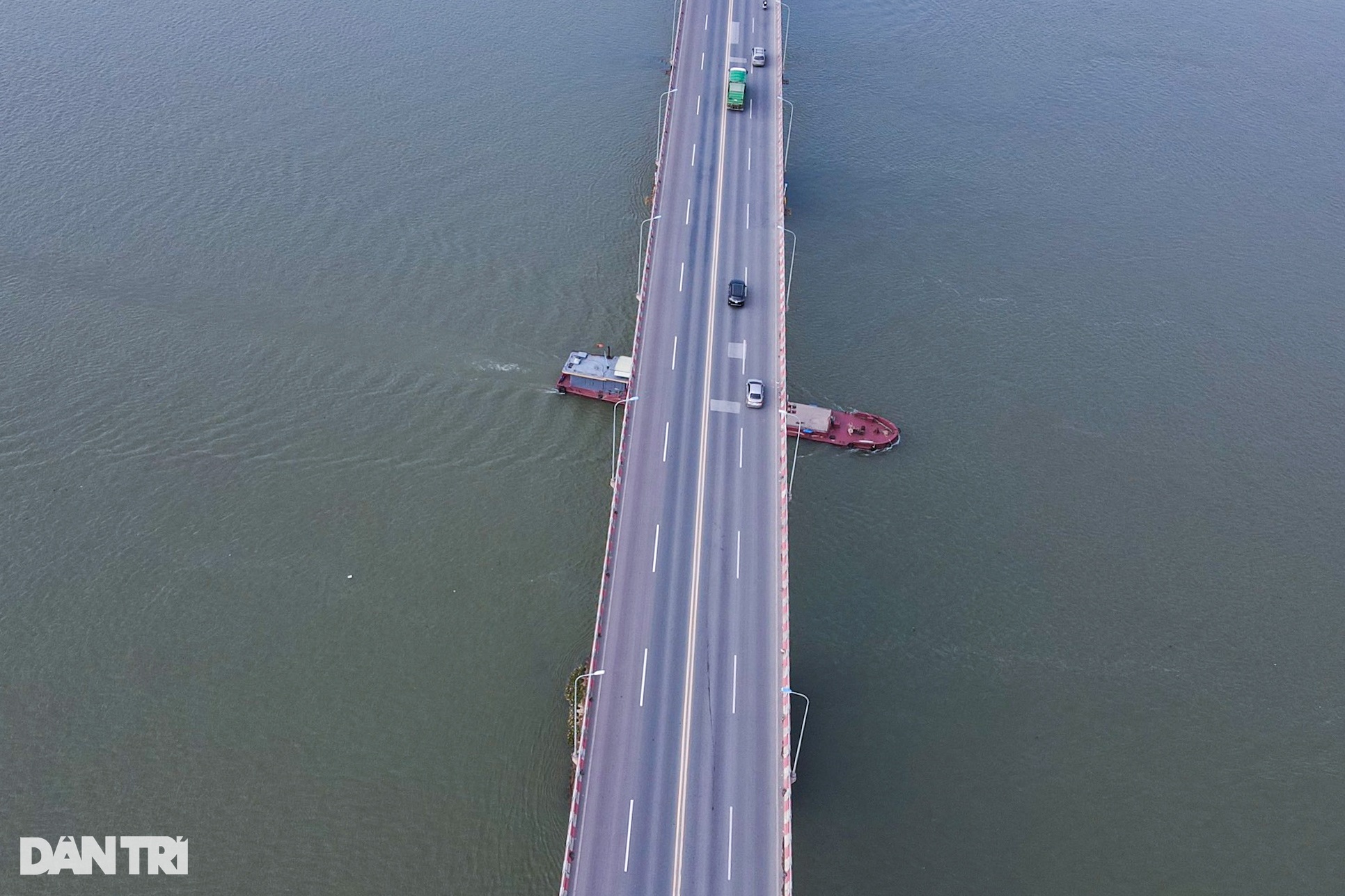 Cây cầu vượt sông dài nhất Việt Nam sau 9 năm sử dụng giờ ra sao? - 7