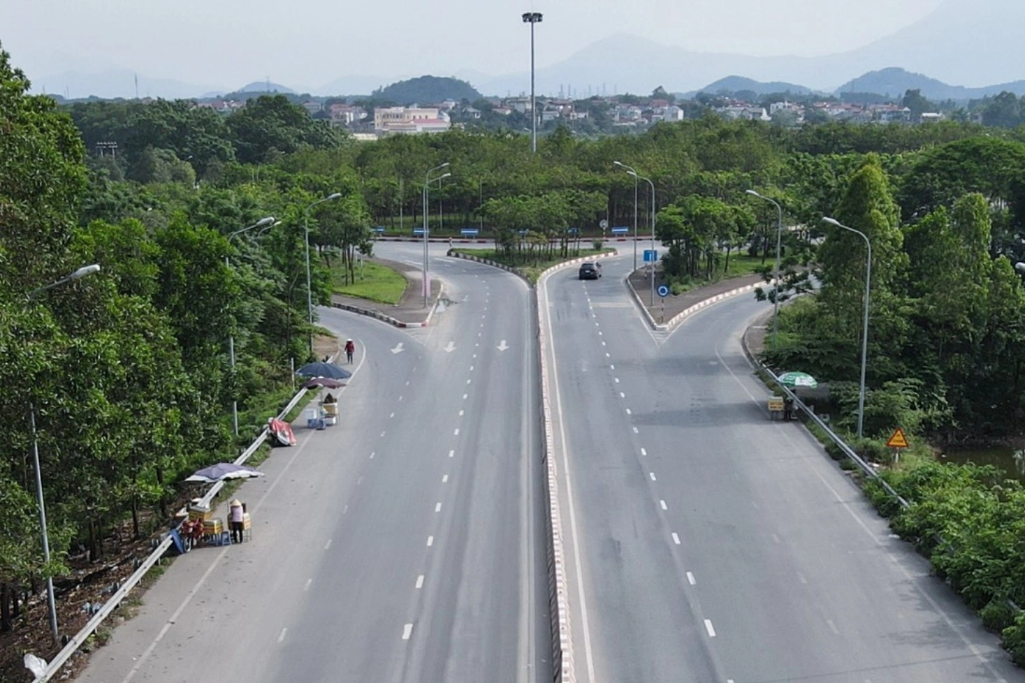 Cây cầu vượt sông dài nhất Việt Nam sau 9 năm sử dụng giờ ra sao? - 4