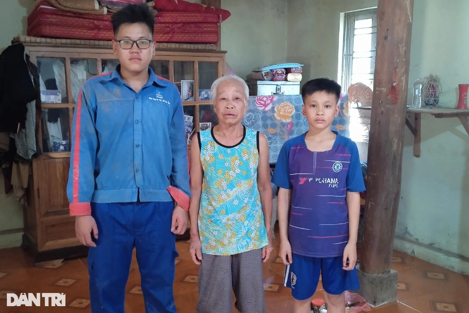 View - Nghiệt ngã số phận người phụ nữ bị tường gạch đổ đè lên người | Báo Dân trí