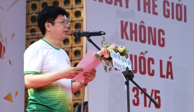 Khói thuốc lá - kẻ thù của sức khỏe - 3