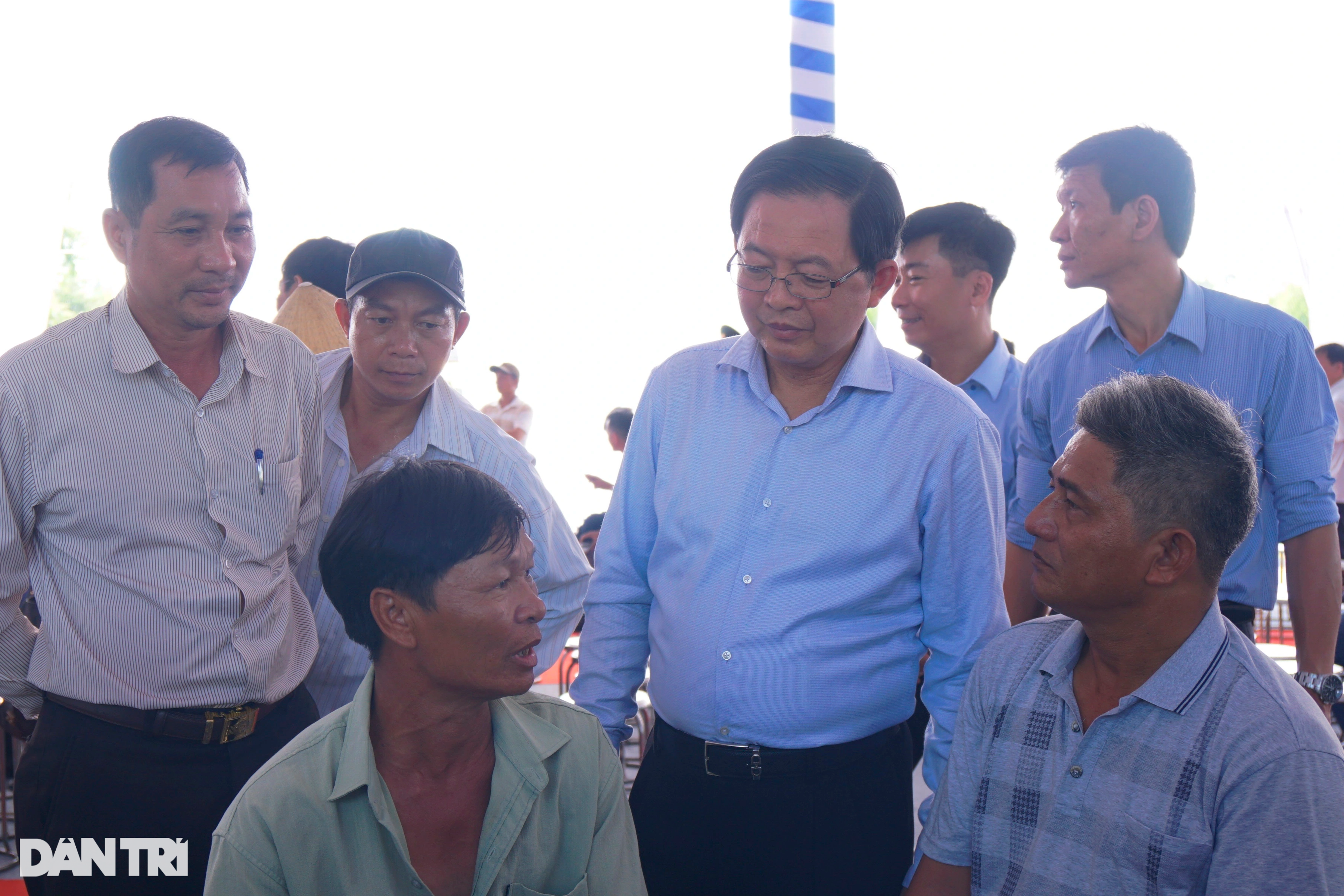 Dân lo dự án ô nhiễm, Bí thư Bình Định: Thải ra biển tôi chịu trách nhiệm - 1 Dân lo dự án ô nhiễm, Bí thư Bình Định: Thải ra biển tôi chịu trách nhiệm - 1