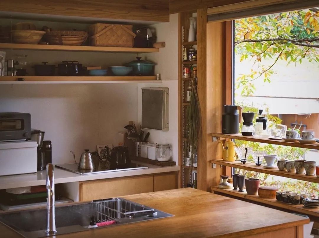 Gallery - Vợ chồng người Nhật mua đất hoang, dựng nhà gỗ sống ở ẩn như mơ | Báo Dân trí