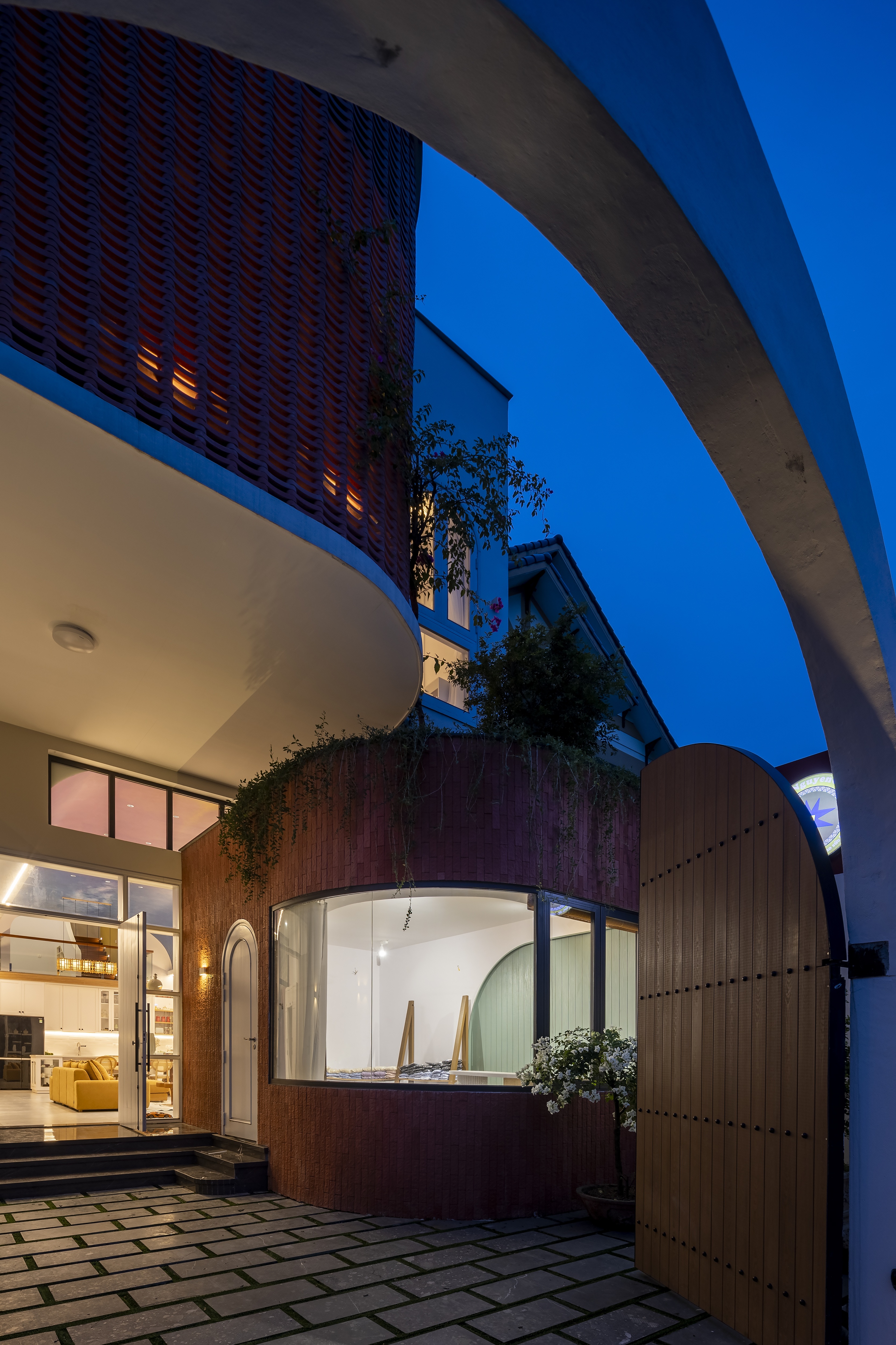 Gallery - Ngôi nhà "đèn lồng" ở Quảng Trị, nắng 40 độ không cần điều hòa vẫn mát | Báo Dân trí