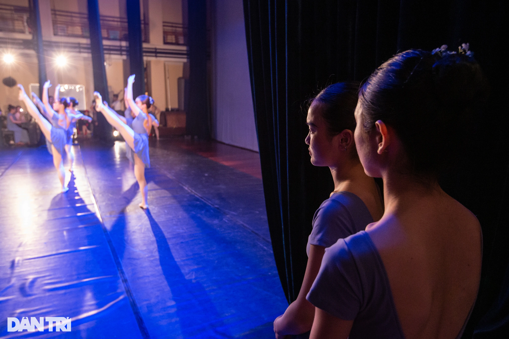 Ngắm nữ sinh trường Múa biểu diễn ballet trong kỳ thi tốt nghiệp - 12