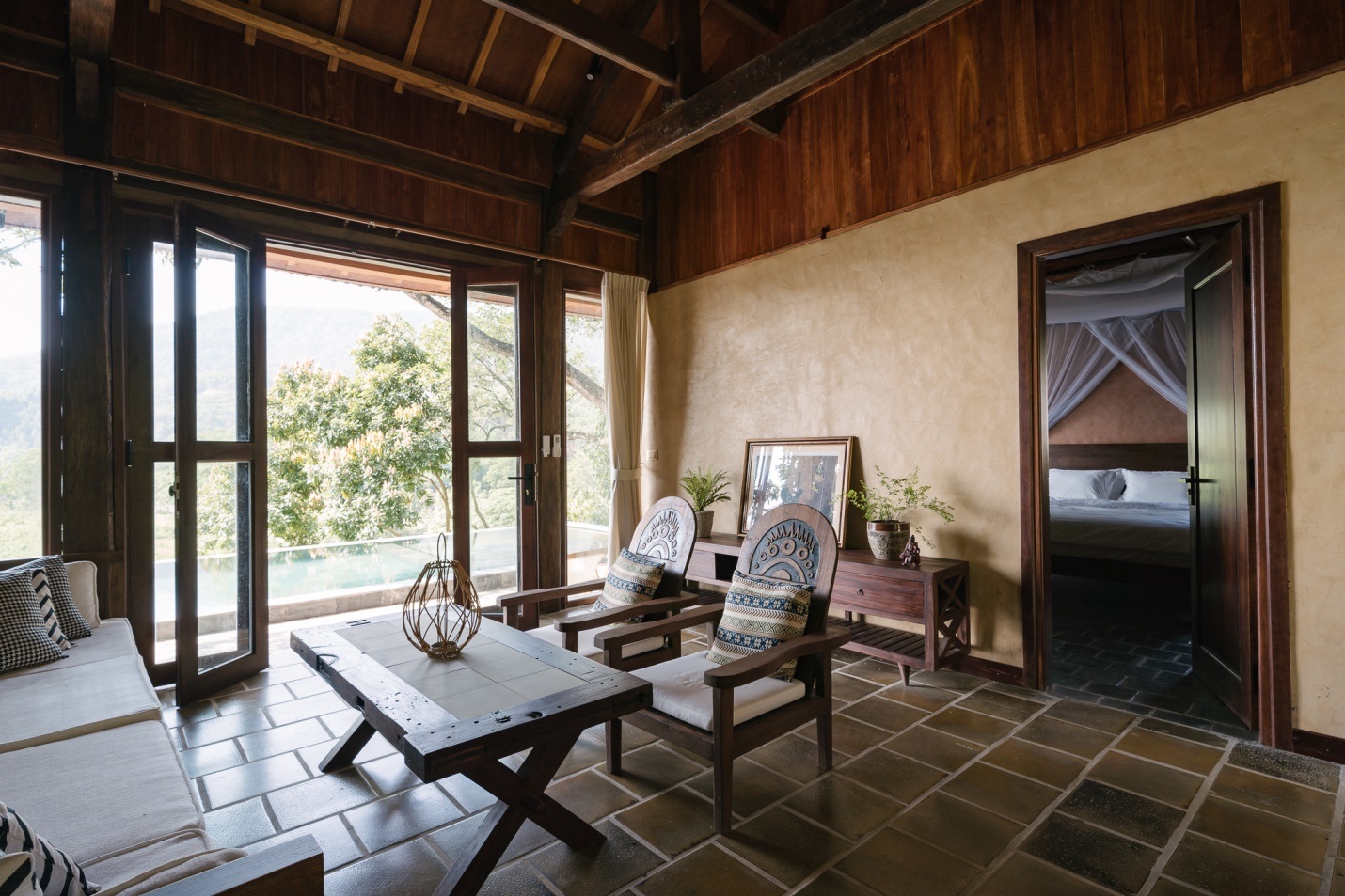 View - Chiều con gái, vợ chồng Hà Nội chi 8 tỷ xây nhà gỗ trên diện tích 7.200m2 | Báo Dân trí