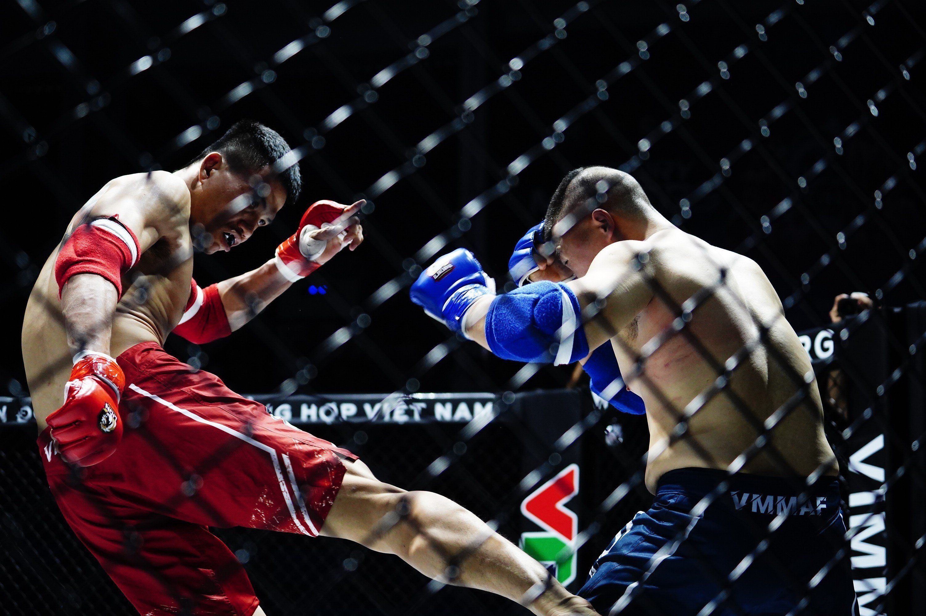 View - Á quân Wushu thế giới chiến thắng ấn tượng tại giải MMA Championship | Báo Dân trí