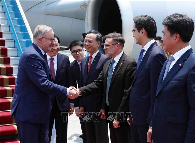 Thủ tướng Australia Anthony Albanese đến Hà Nội, bắt đầu thăm chính thức Việt Nam - 1