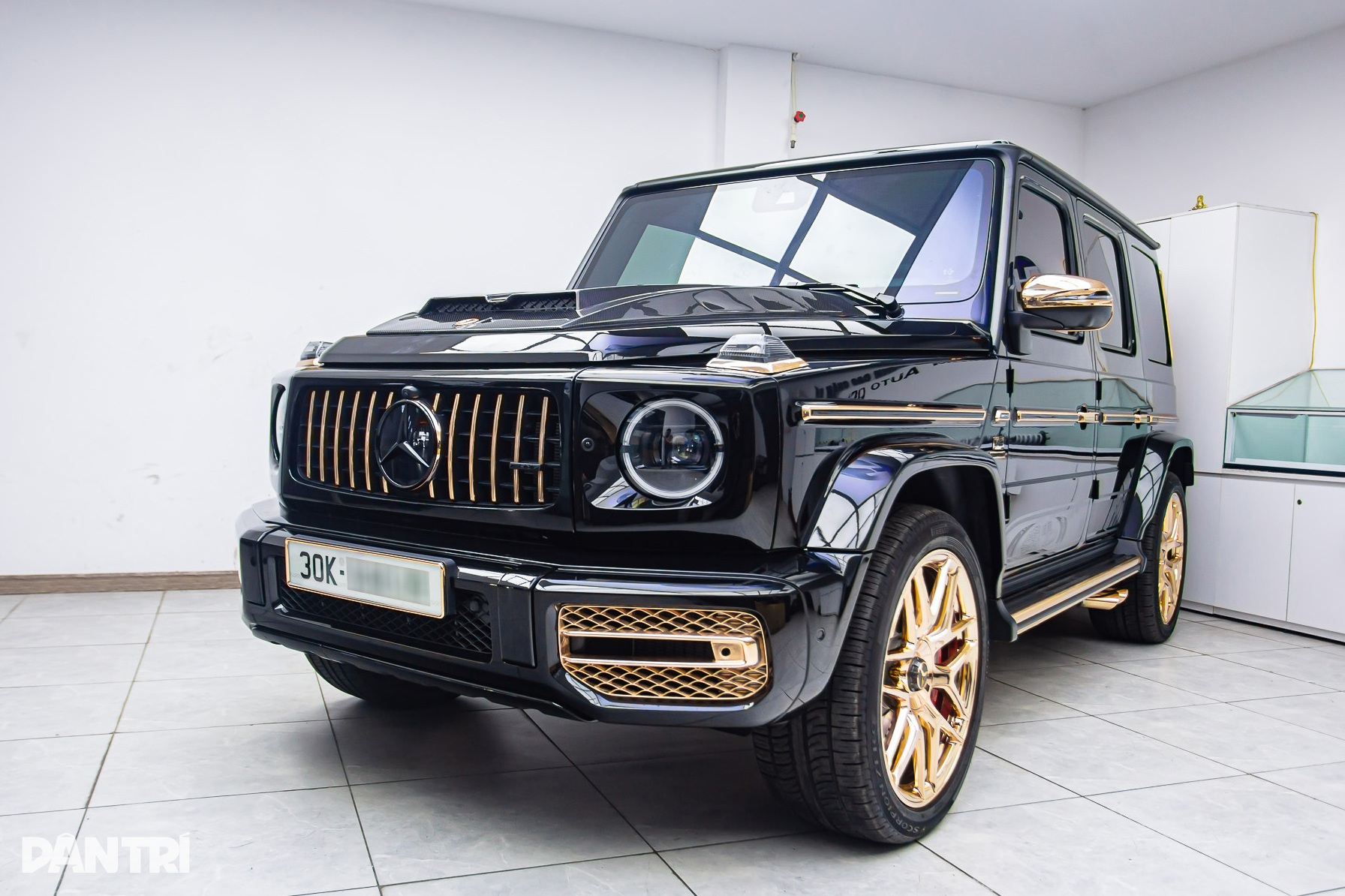 Mua G 63 bản giới hạn, đại gia Hà Nội chi thêm 700 triệu dát vàng cho ...