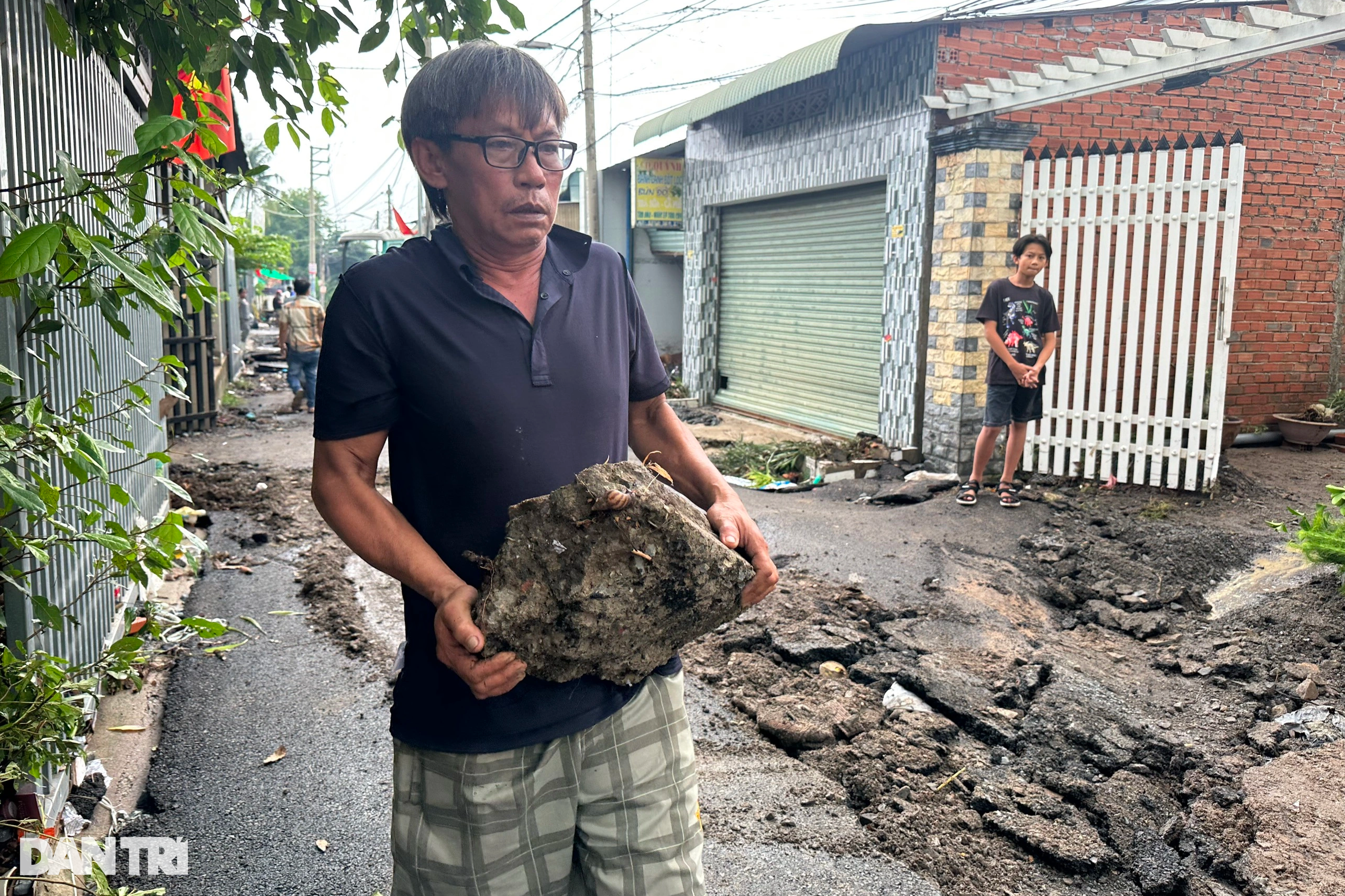 Đường sá, nhà cửa hư hỏng nặng sau trận lũ lịch sử ở Đồng Nai - 7
