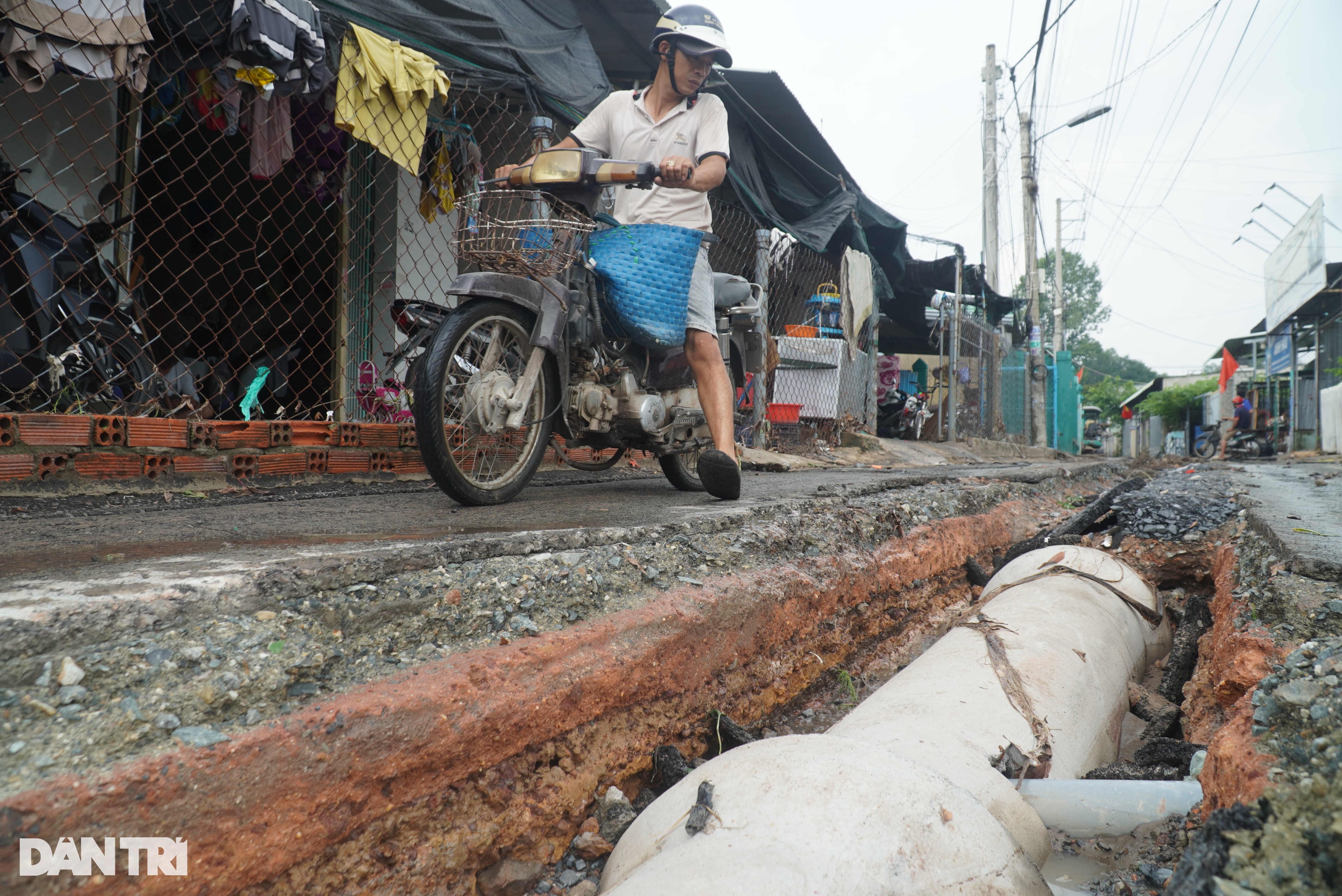 Đường sá, nhà cửa hư hỏng nặng sau trận lũ lịch sử ở Đồng Nai - 2