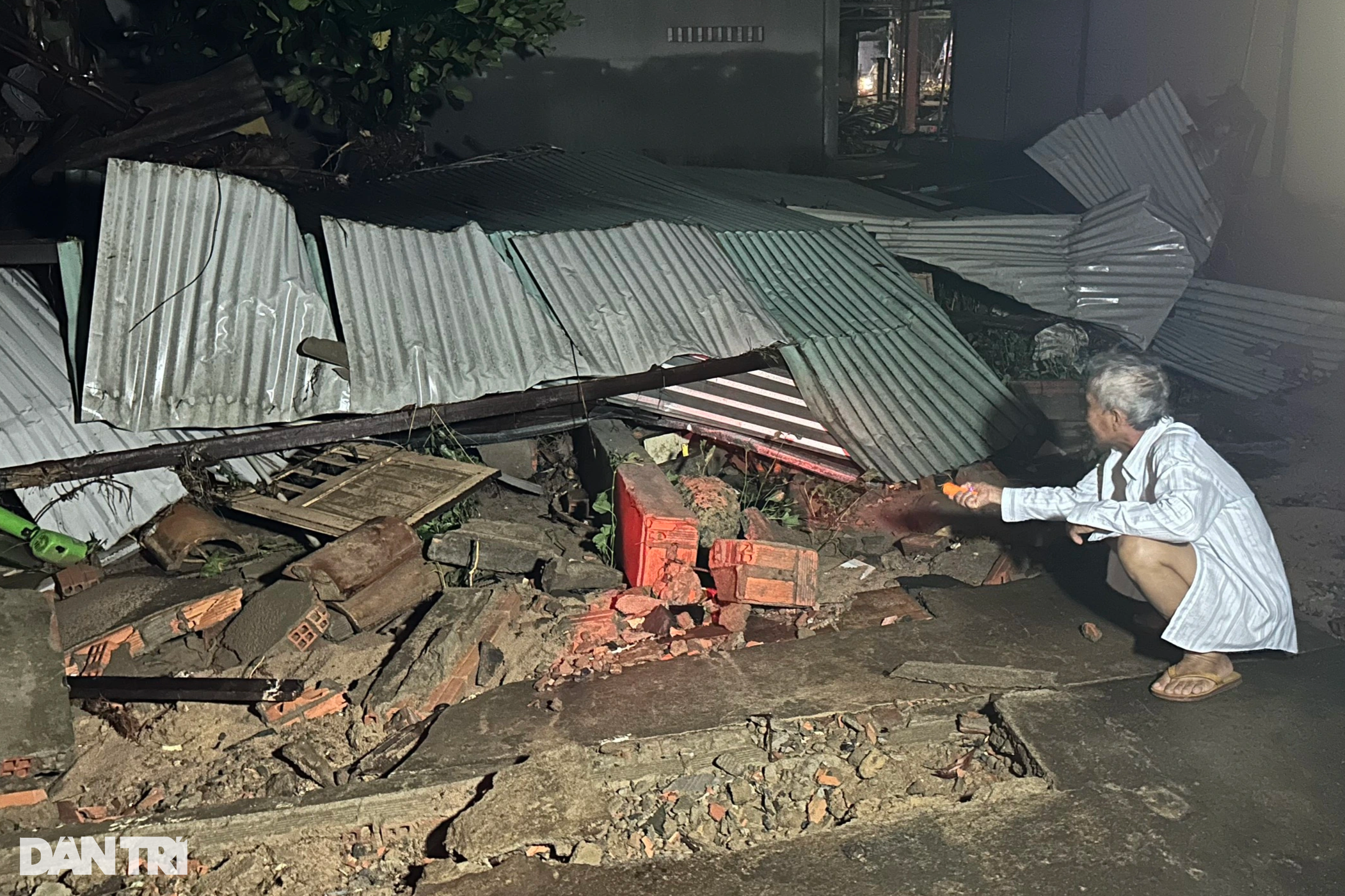 Khu phố ở Đồng Nai tan hoang, đổ nát sau trận lũ lịch sử - 9