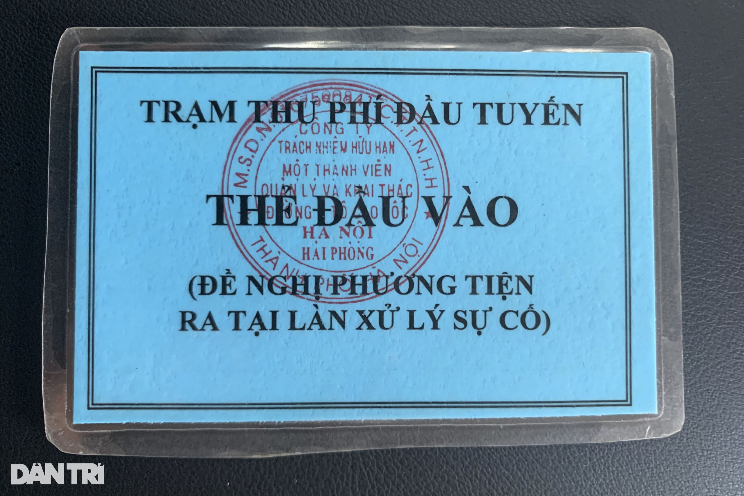 Mất điện, cao tốc Hà Nội - Hải Phòng phát thẻ giấy cho phương tiện qua trạm - 1