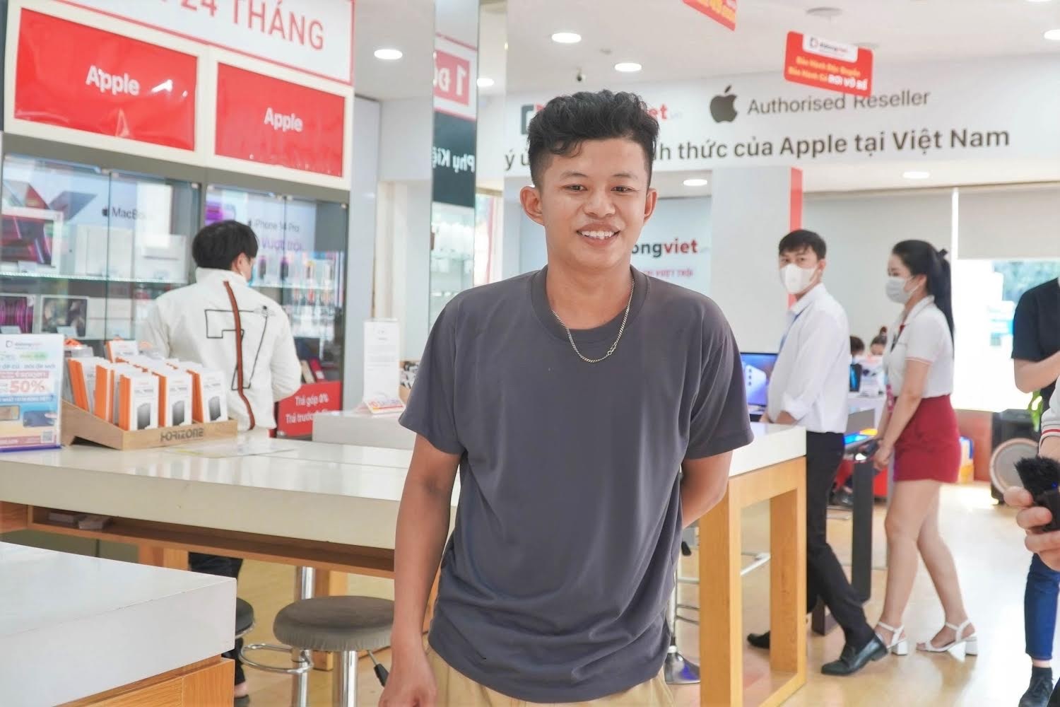Khách hàng nói gì khi mua điện thoại tại Di Động Việt? - 2