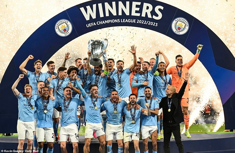 Cầu thủ Man City bơi trong tiền sau chức vô địch Champions League - 1