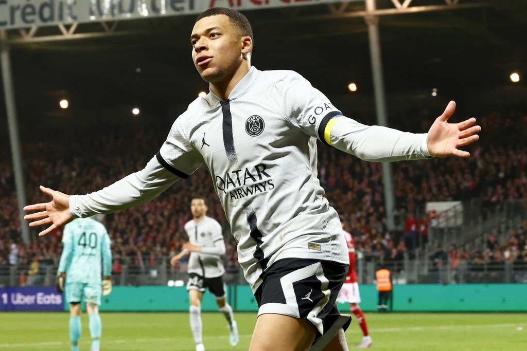 Báo Tây Ban Nha khẳng định Mbappe sẽ gia nhập Man Utd - 1