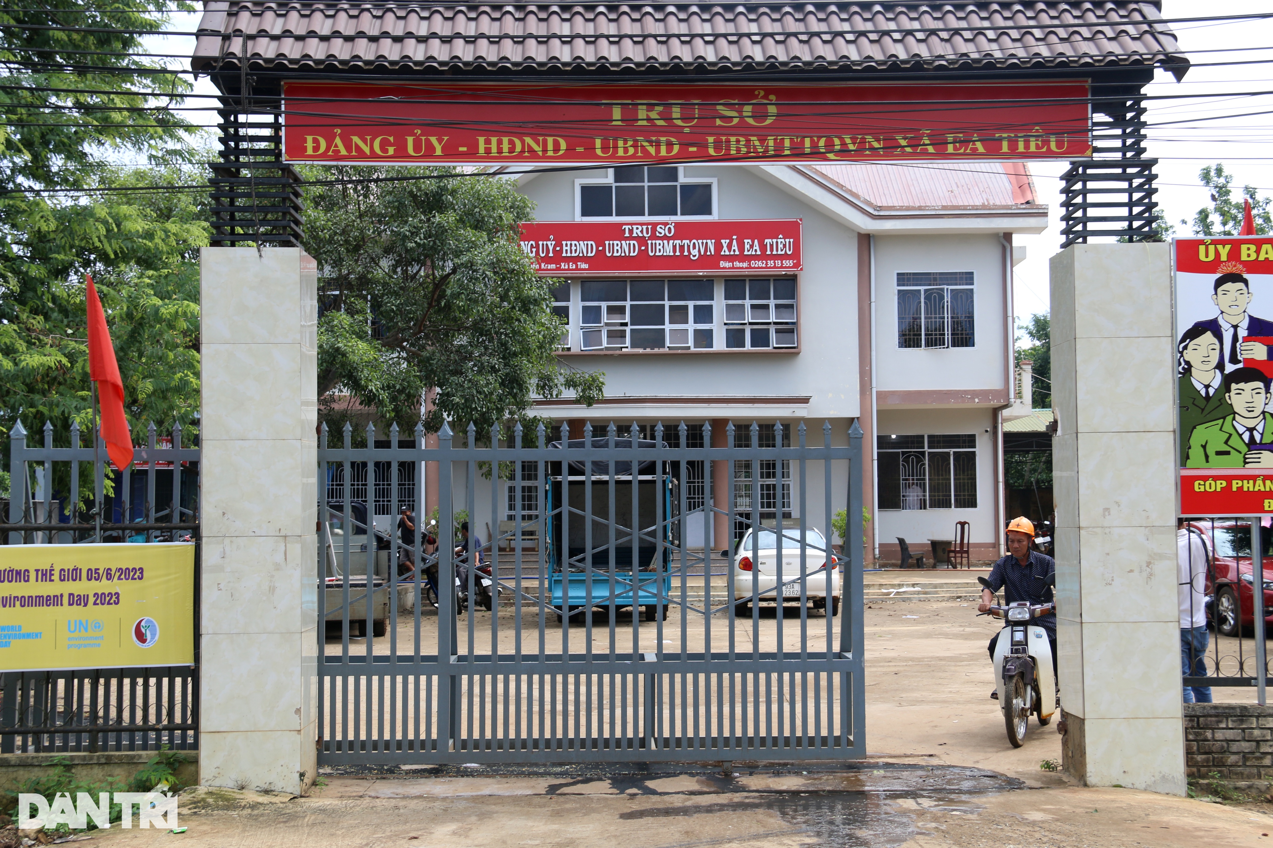 Vụ tấn công ở Đắk Lắk: Khẩn trương sửa chữa trụ sở xã - 1