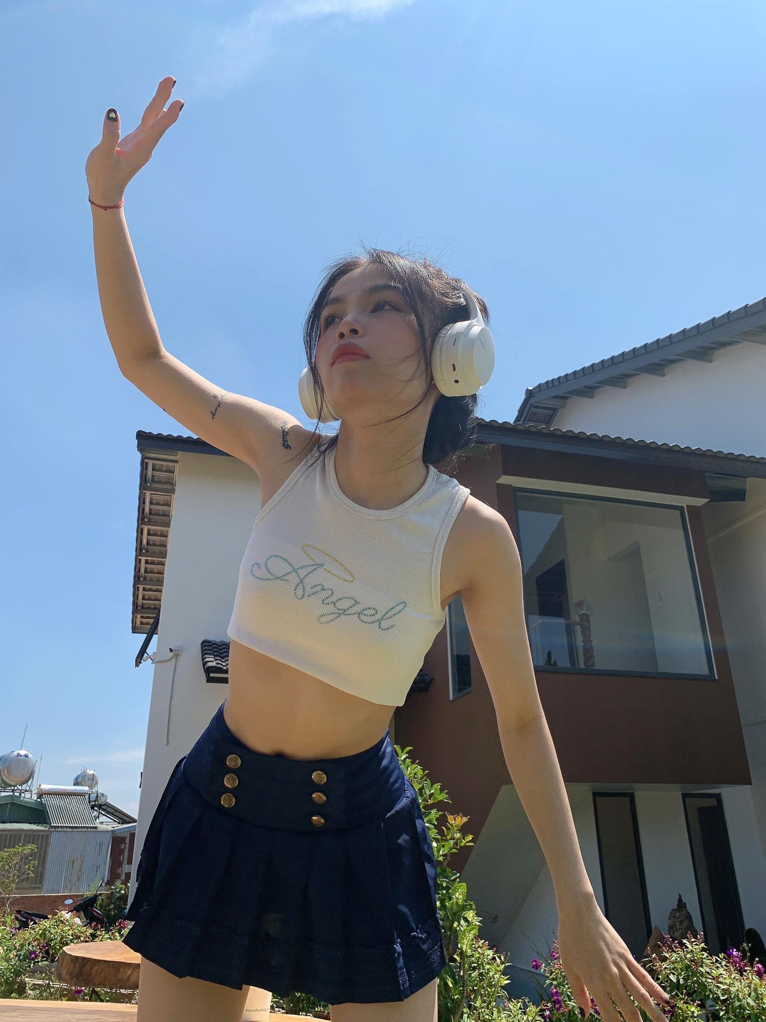 View - Nữ rapper "gây sốt" với giọng ca độc lạ và gu thời trang táo bạo | Báo Dân trí