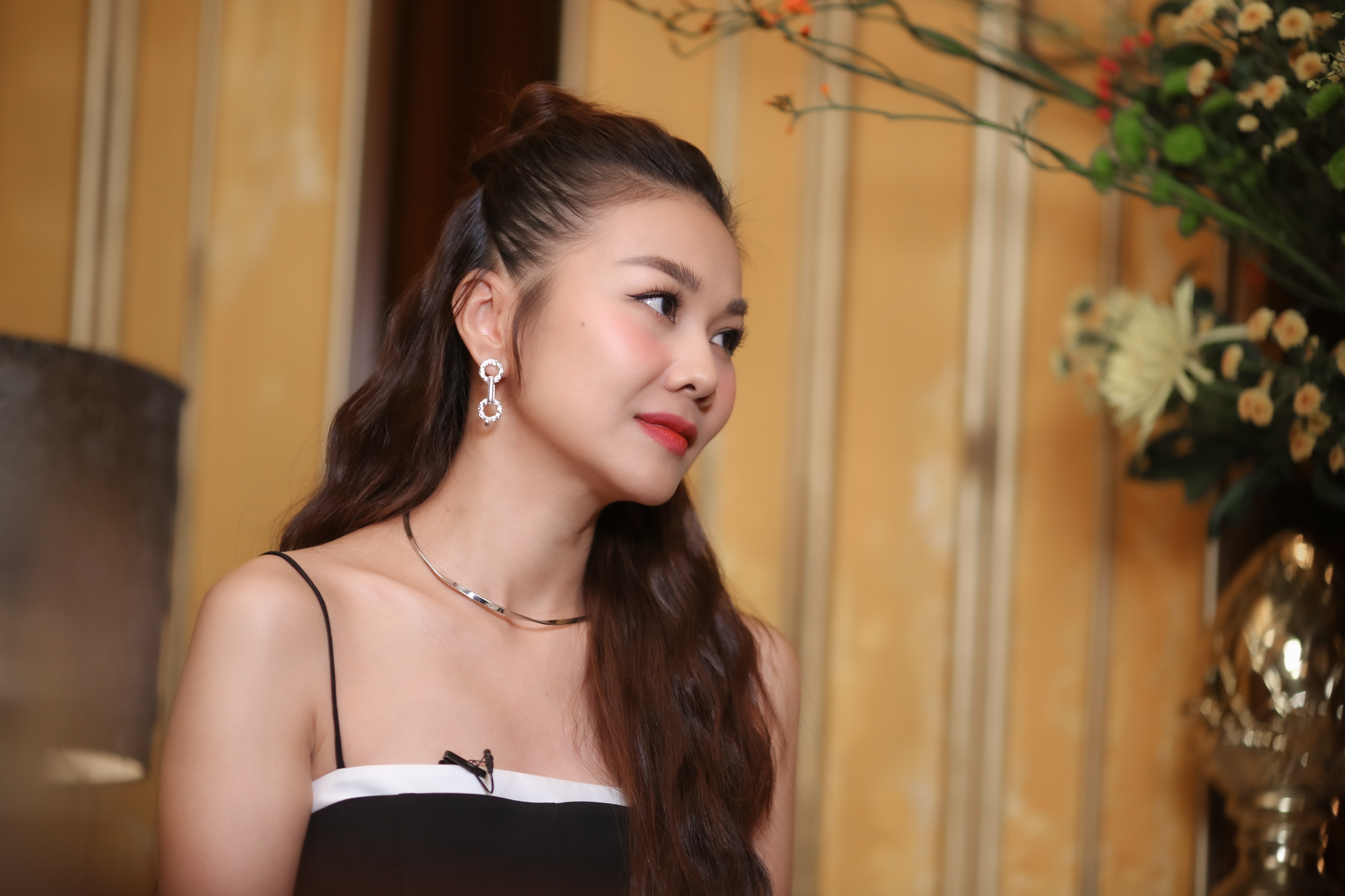 Siêu mẫu Thanh Hằng chia sẻ về mối quan hệ với Hà Anh Tuấn, Hồ Ngọc Hà - 11