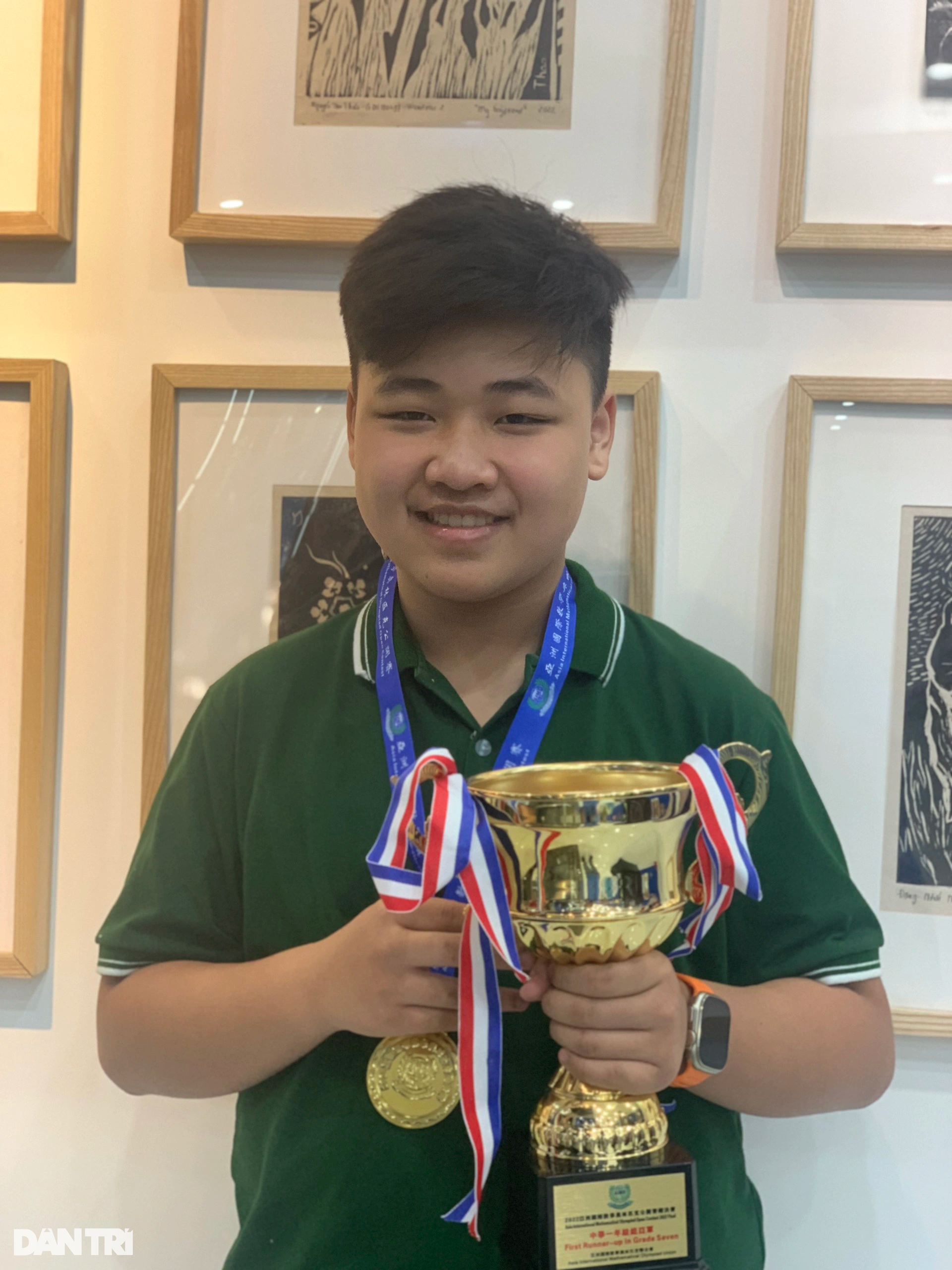 Cậu bé Phú Thọ vô địch toán quốc tế nhờ người mẹ nông dân truyền động lực - 1