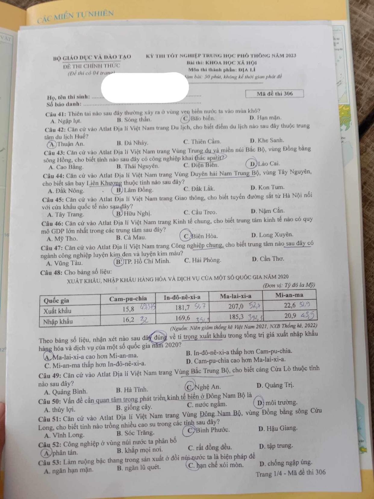 Thí sinh, giáo viên ngỡ ngàng với đề địa lý: Chưa từng học, chưa từng dạy! - 1