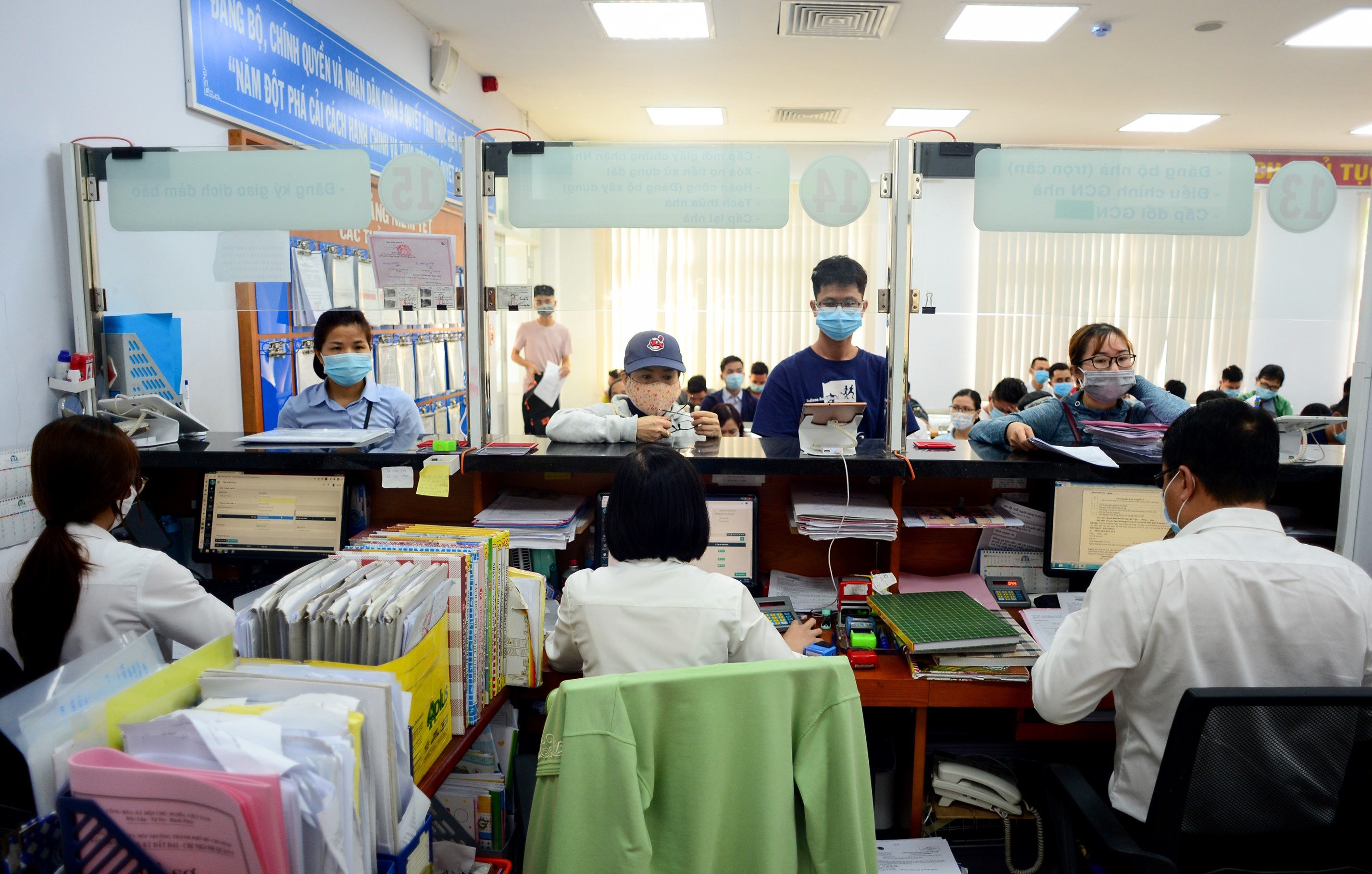 Kader, PNS dan Pegawai Negeri Sipil (PNS) menerima kabar baik di bulan Juli - Maret Cán bộ, công chức, viên chức đón nhiều tin vui trong tháng 7 - 3