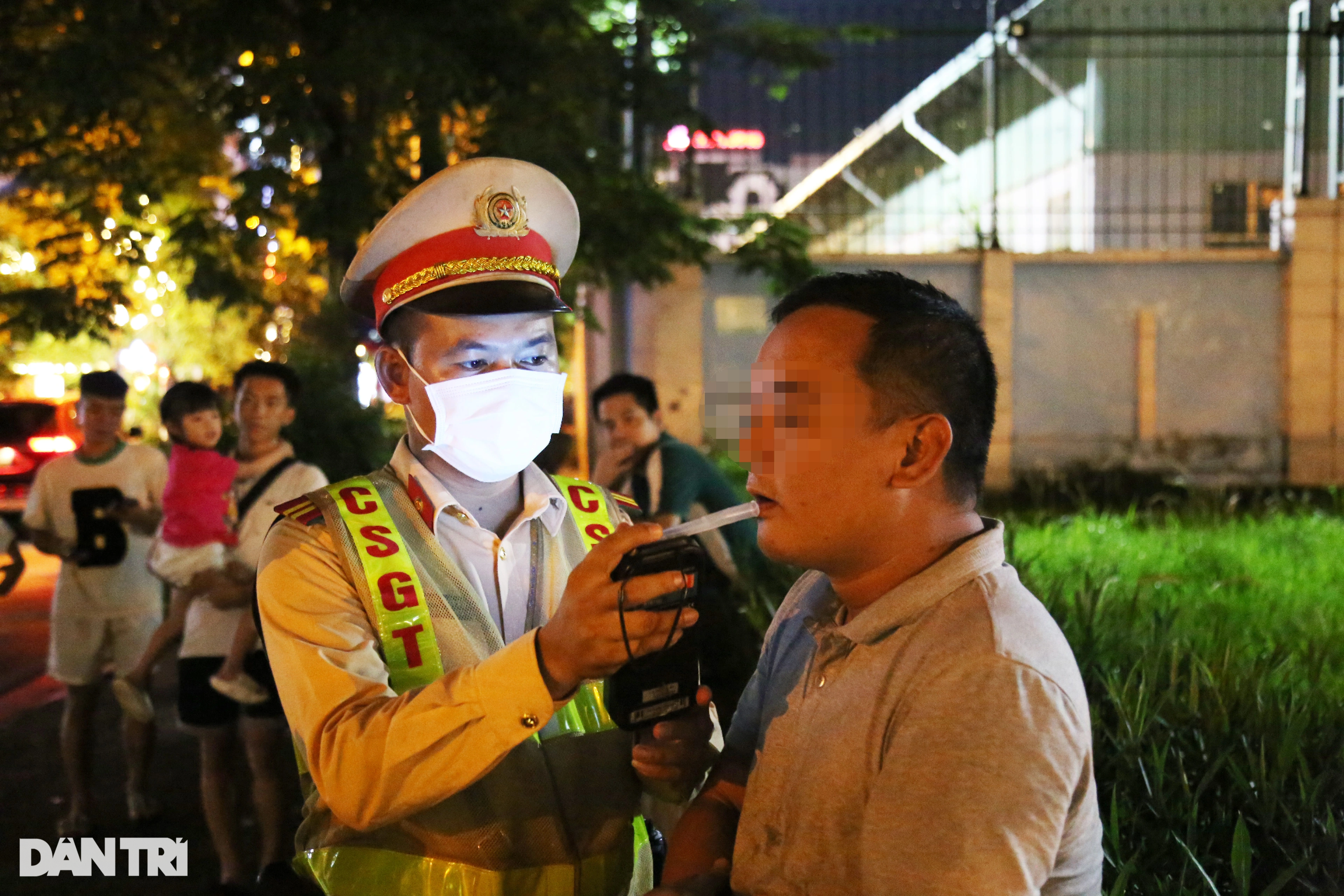 Hà Nội: CSGT hóa trang gần quán nhậu, xử lý ma men lái ô tô - 6