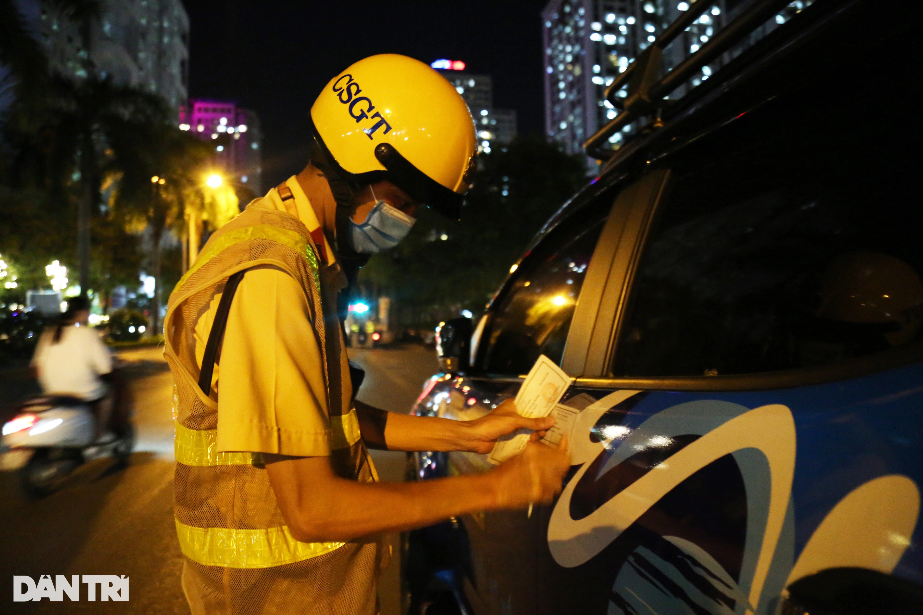 Hà Nội: CSGT hóa trang gần quán nhậu, xử lý ma men lái ô tô - 8