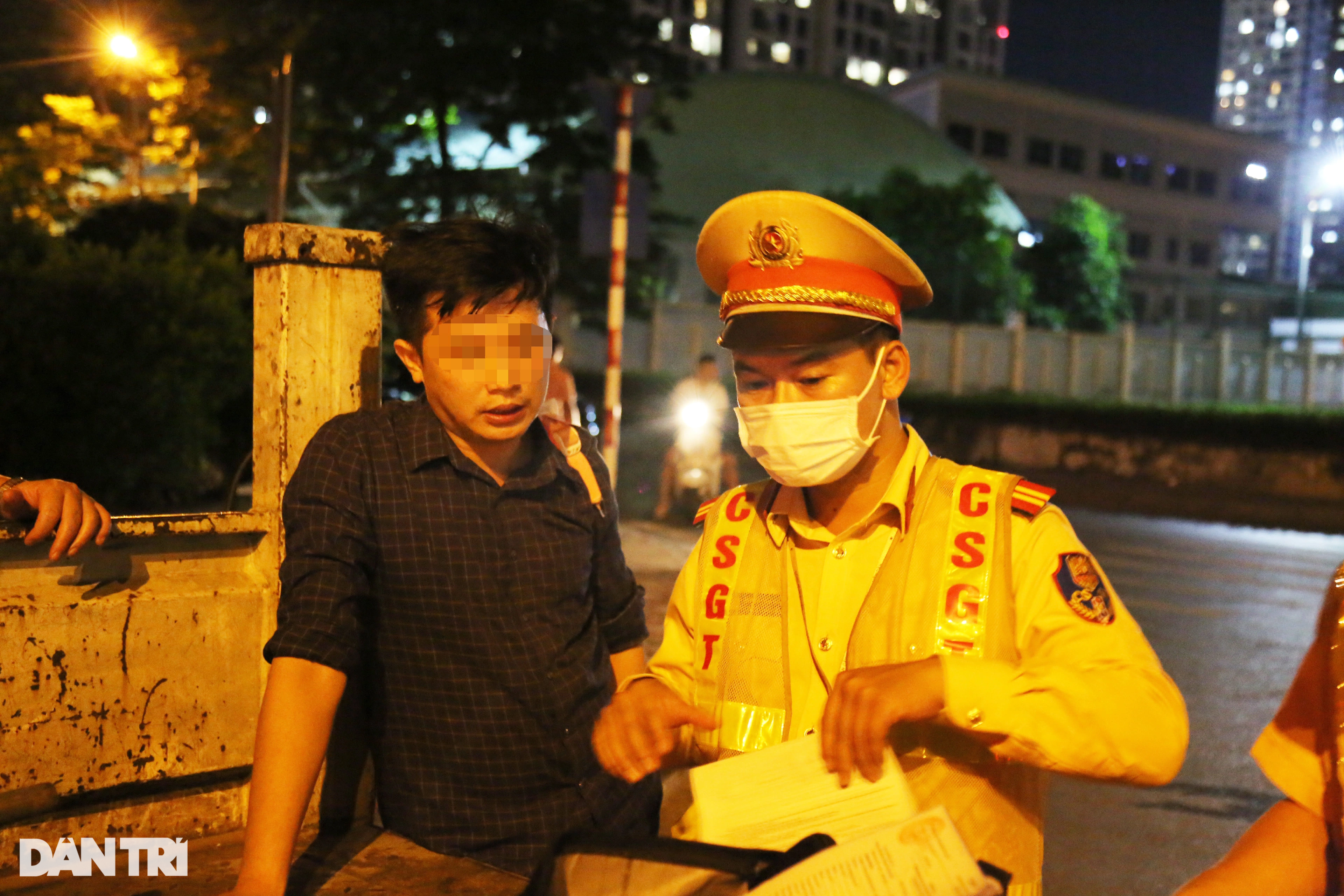 Hà Nội: CSGT hóa trang gần quán nhậu, xử lý ma men lái ô tô - 10