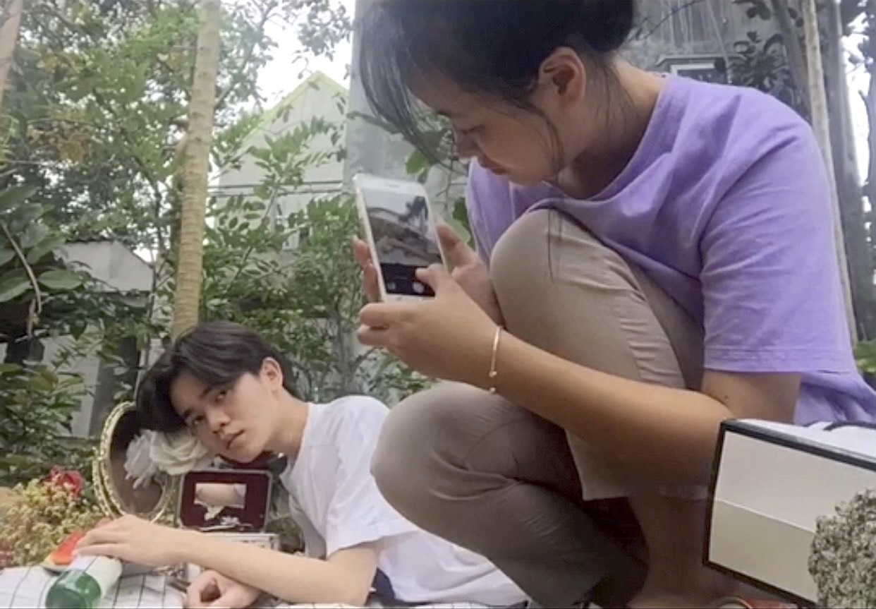 ສ້າງລາຍໄດ້ຫຼາຍລ້ານທຸກໆມື້ດ້ວຍ iPhone ລຸ້ນທຳອິດ - 1 Kiếm tiền triệu mỗi ngày chỉ với chiếc iPhone đời đầu - 1