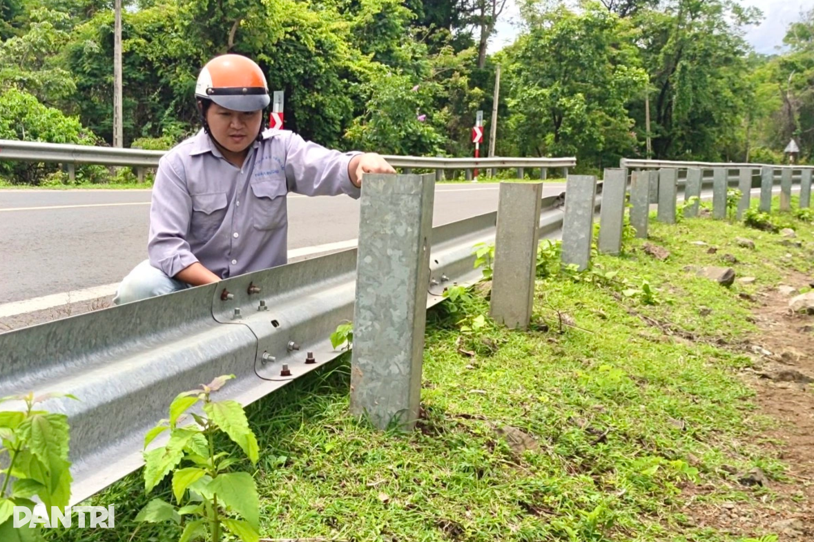 햇빛과 비 속에서 작업하며 도로 표면을 닦는 작업 - 3 Nghề đội nắng, dầm mưa, đánh bóng mặt đường - 3