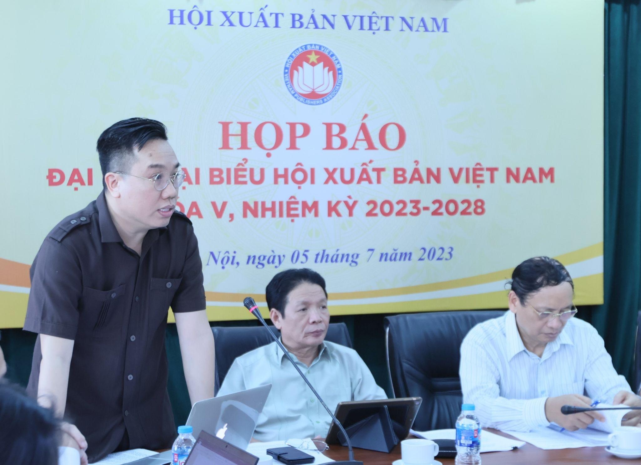 ສະມາຄົມພິມຈຳໜ່າຍຫວຽດນາມ ຈະເພີ່ມທະວີການປົກປ້ອງລິຂະສິດ - 1 Hội Xuất bản Việt Nam sẽ tăng cường việc bảo vệ quyền tác giả - 1