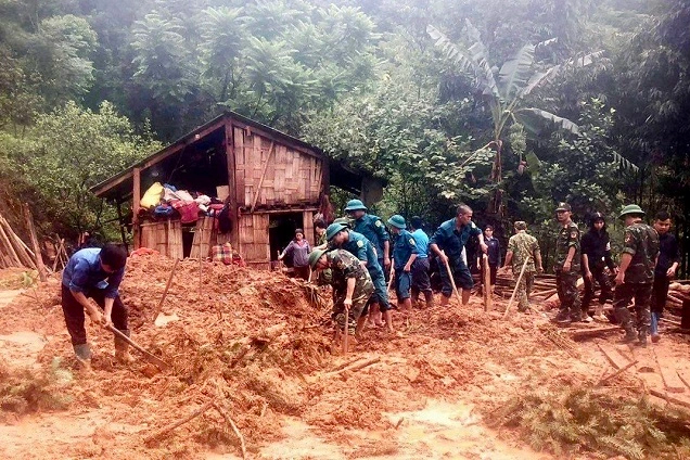 Mưa lũ cuốn trôi 2 cháu bé ở Điện Biên - 1