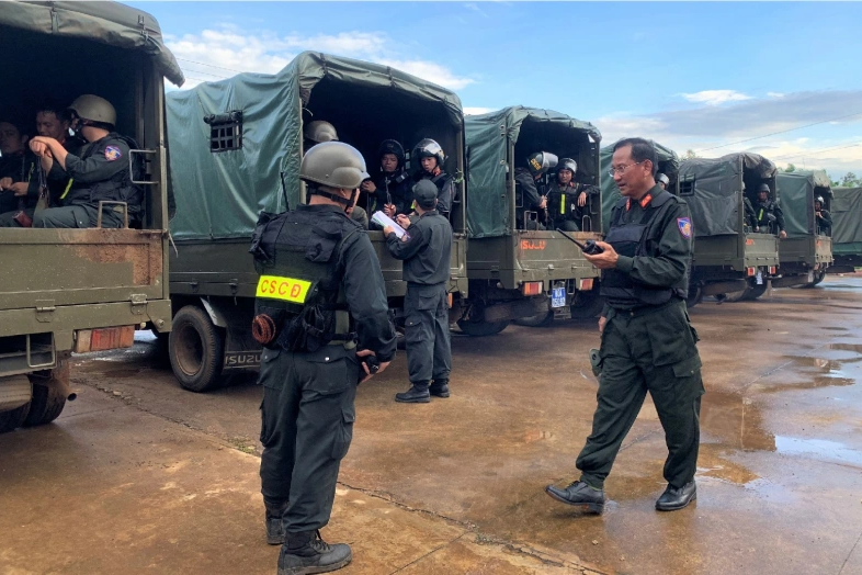 Băng rừng, vượt đồi truy bắt các đối tượng trong vụ khủng bố tại Đắk Lắk - 1