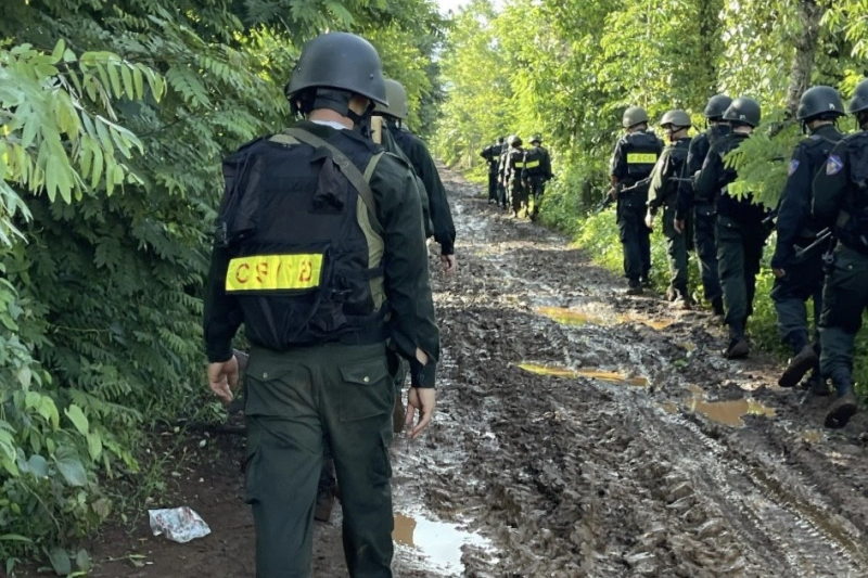 Băng rừng, vượt đồi truy bắt các đối tượng trong vụ khủng bố tại Đắk Lắk - 4