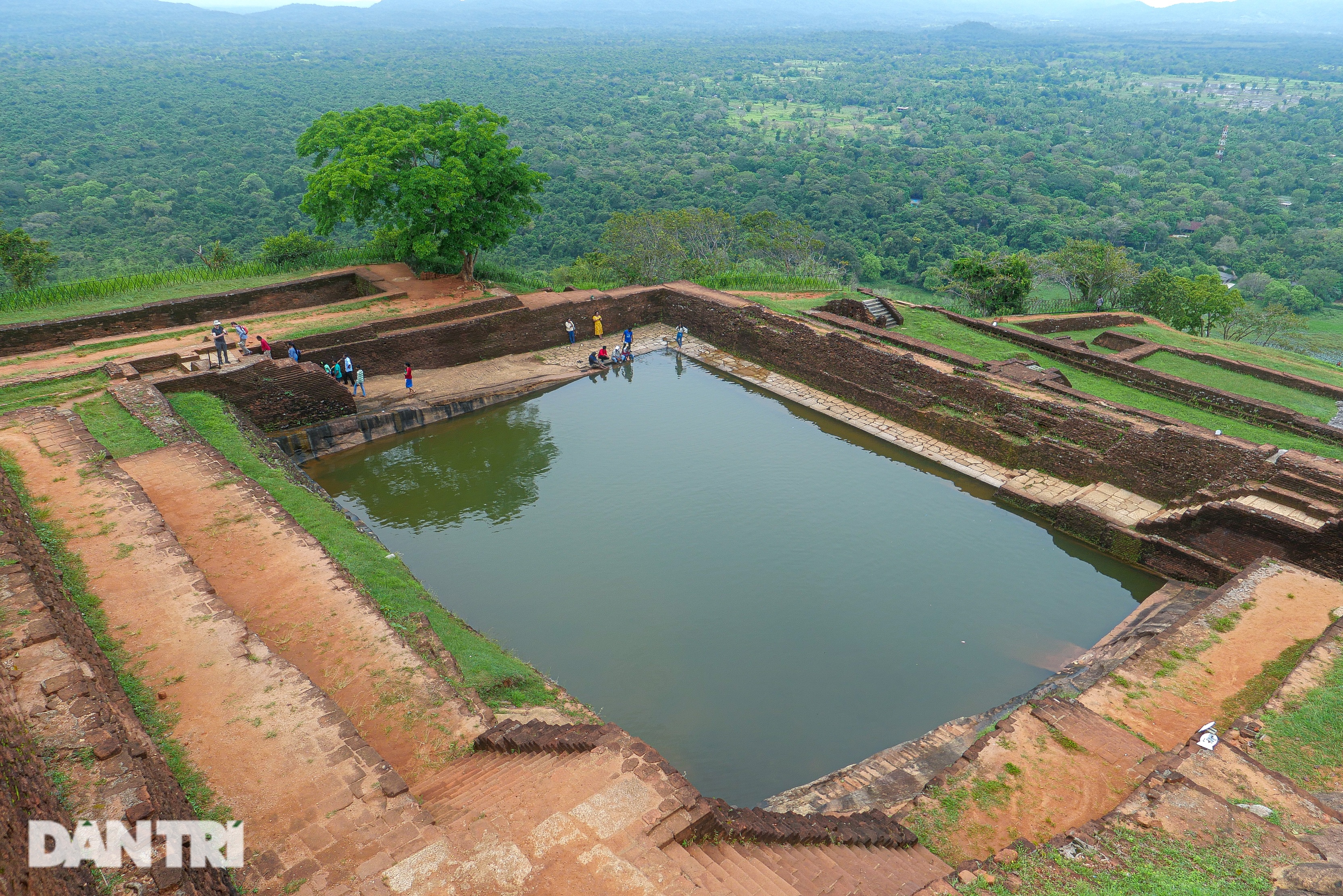 View - Cận cảnh "pháo đài sư tử" cao gần 200m giữa rừng rậm Sri Lanka | Báo Dân trí