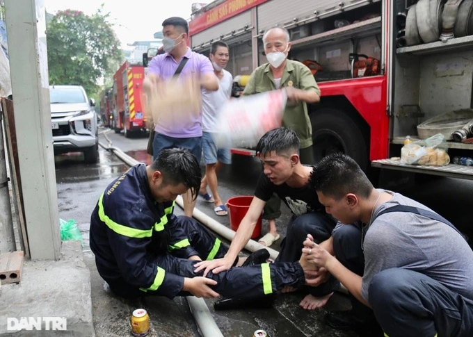 Lời kể của các nhân chứng vụ cháy nhà 3 người tử vong ở Hà Nội - 8