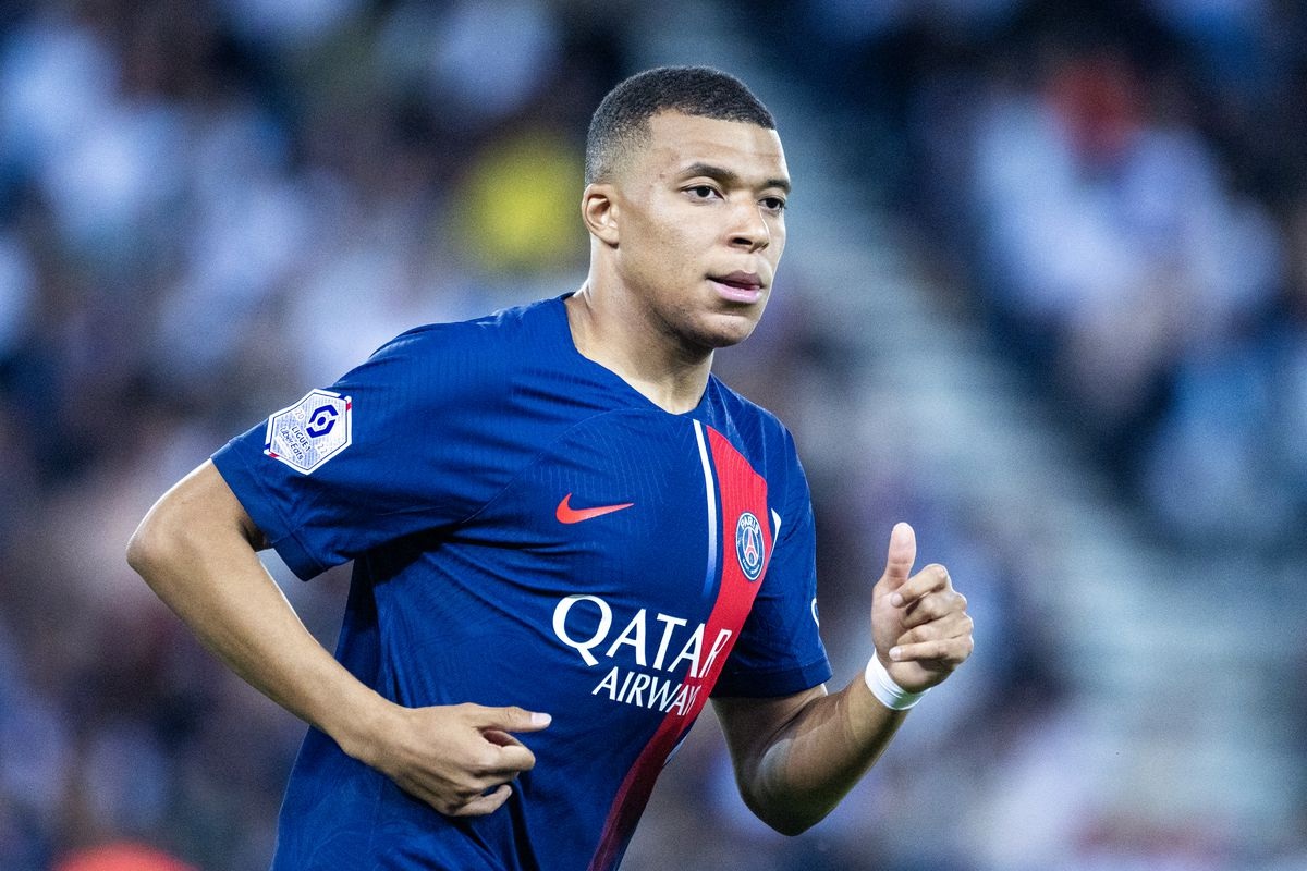 Mbappe chơi tất tay, chấp nhận ngồi chơi cả mùa để đấu với PSG - 2